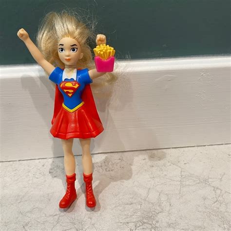Super girl mcdonalds Continuara.org