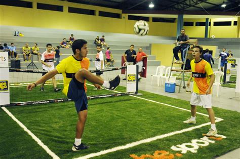 Tenis futbol campo Continuara.org