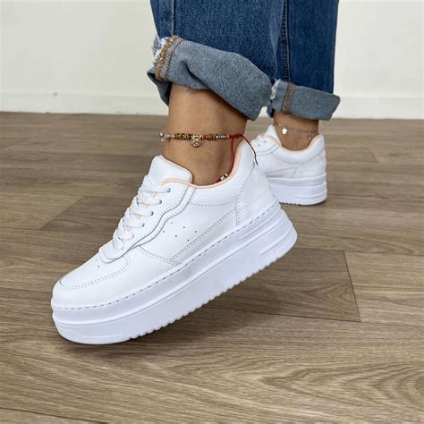 Tenis plataforma blancos Continuara.org