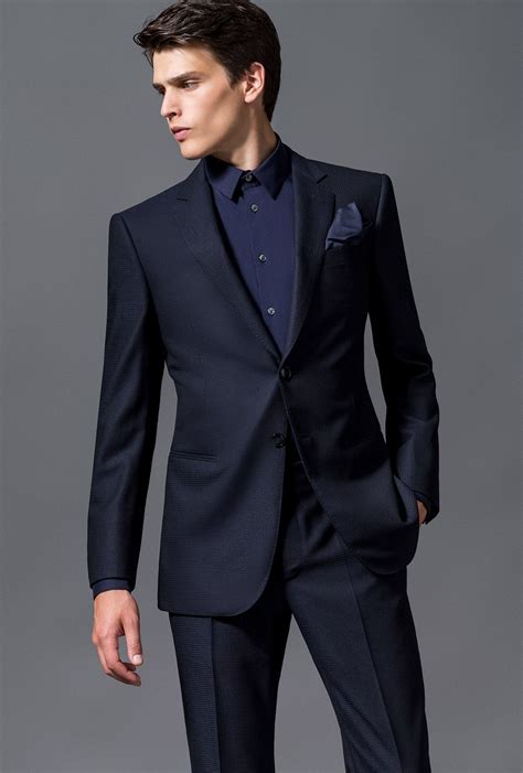 Traje armani Continuara.org