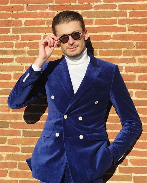 Traje blanco terciopelo Continuara.org