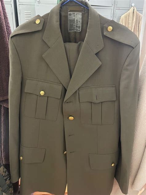 Traje bonito ejercito Continuara.org