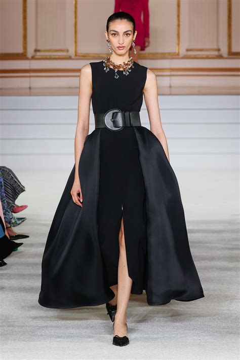 Traje carolina herrera Continuara.org