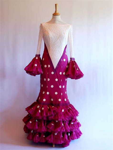 Traje flamenca encaje Continuara.org