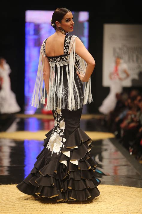 Traje flamenca negro Continuara.org