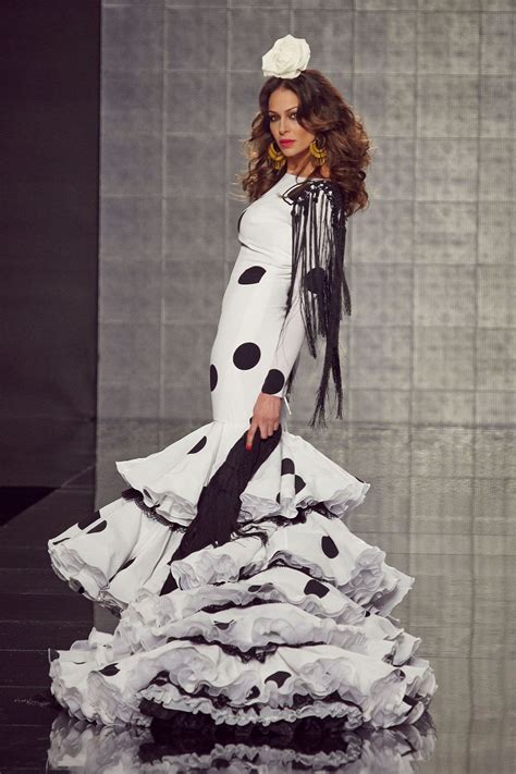 Traje gitana lunares Continuara.org