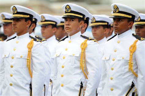 Traje marina Continuara.org