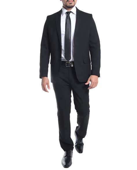 Traje negro tailored Continuara.org