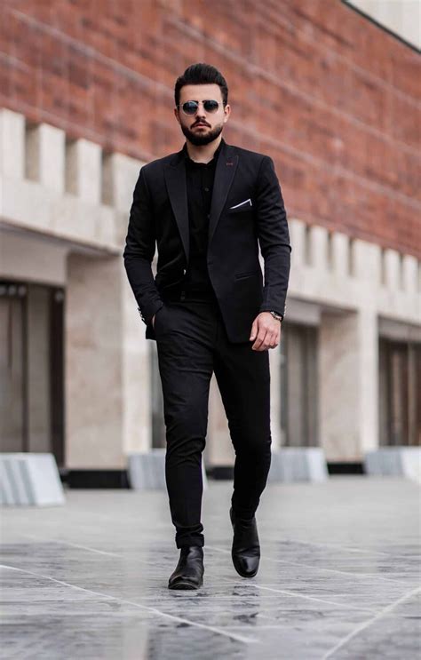 Traje negro Continuara.org