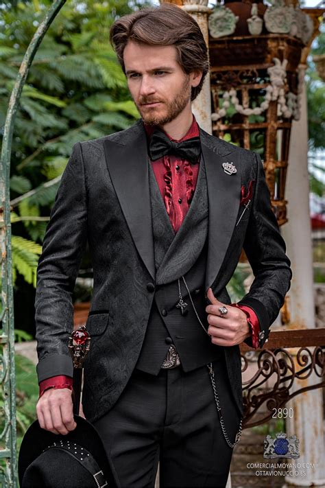 Traje novio raso Continuara.org