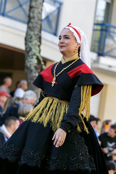 Traje regional gallego Continuara.org