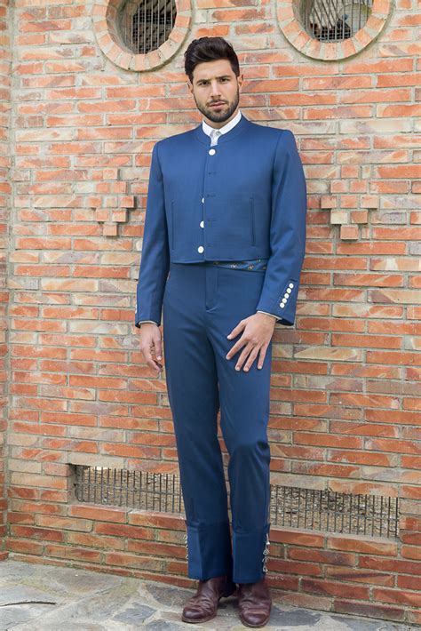 Trajes cro Continuara.org