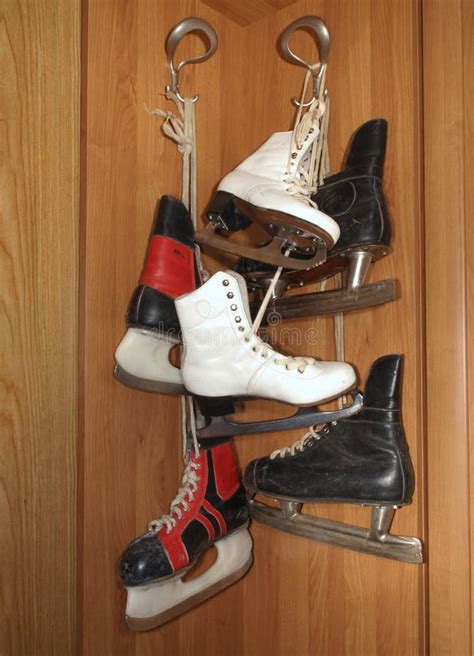 Tres pares patines Continuara.org