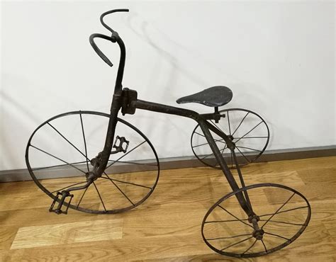 Triciclo antiguo Continuara.org