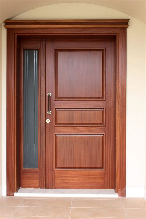 Una puerta madera Continuara.org
