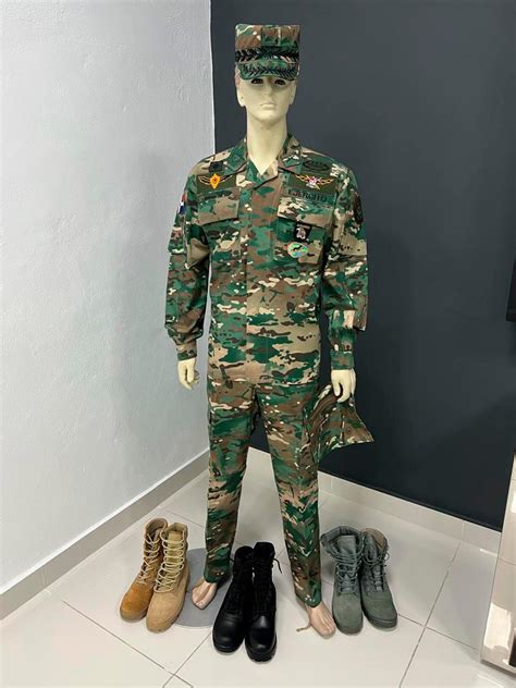 Uniforme militar este Continuara.org