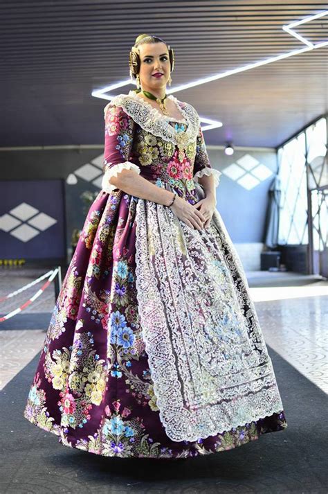 Vestido fallera completo Continuara.org