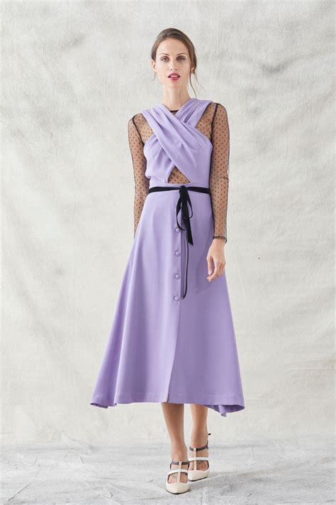 Vestido lila cruzado Continuara.org