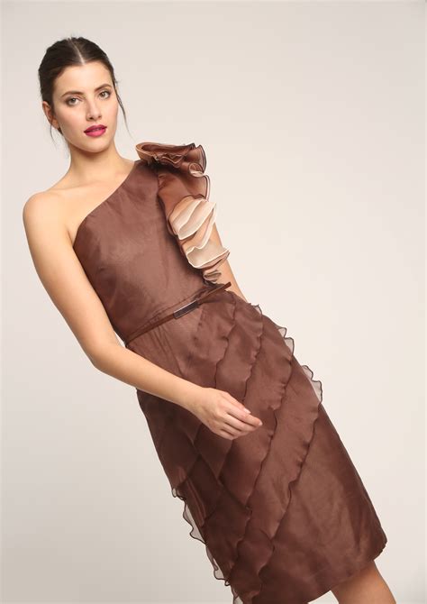 Vestido marron Continuara.org