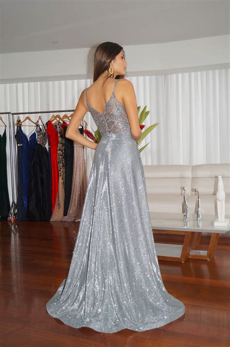Vestido plateado Continuara.org