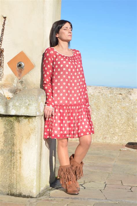 Vestido rojo topos Continuara.org