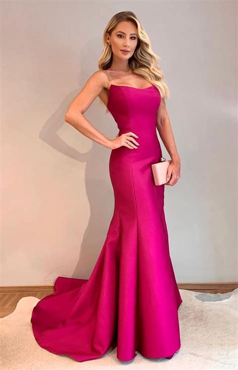 Vestido rosa fucsia Continuara.org