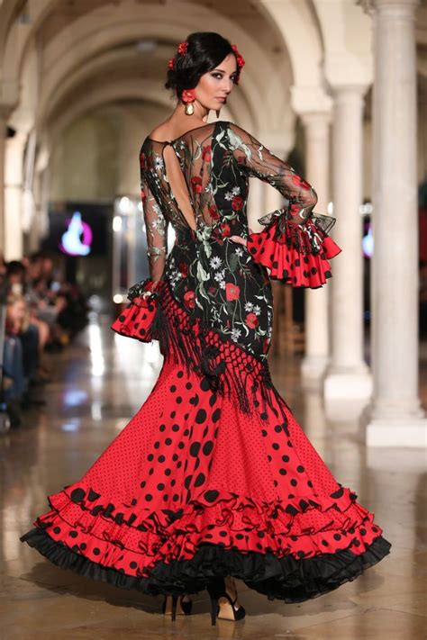 Vestido sevillanas Continuara.org