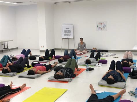 Yoga las empresas Continuara.org