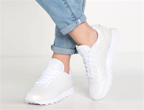 Zapatillas blancas Continuara.org