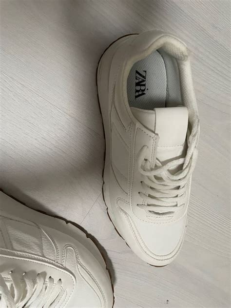 Zapatillas sin estrenar Continuara.org