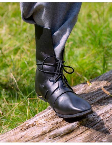 Zapatitos mediavales cuero Continuara.org