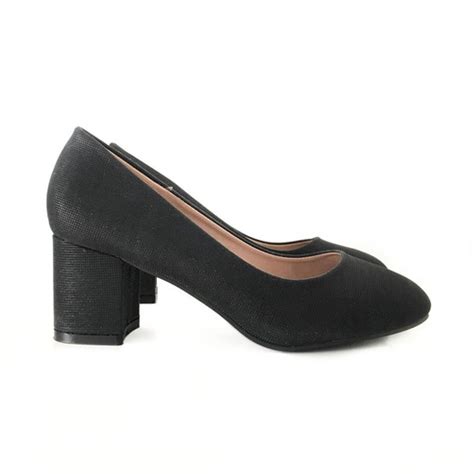 Zapato negro ancho Continuara.org