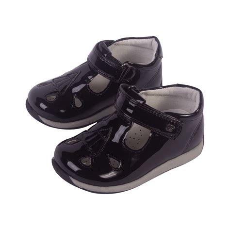 Zapatos bebe charol Continuara.org
