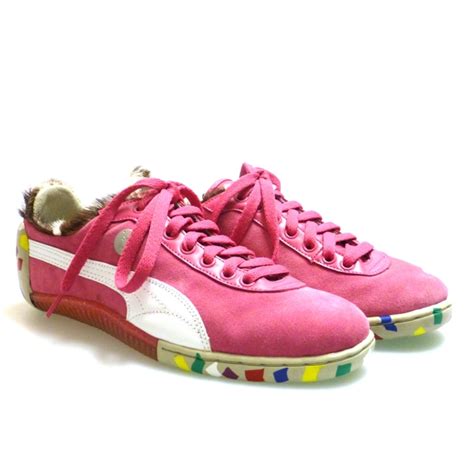 Zapatos deportivos ante Continuara.org