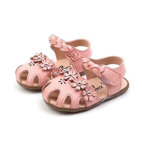 Zapatos nina pequena Continuara.org