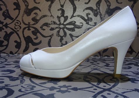 Zapatos piel angel Continuara.org