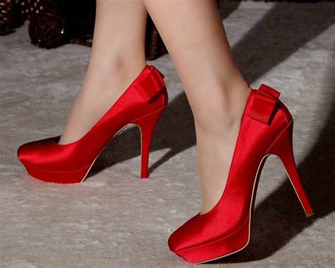 Zapatos rojos senora Continuara.org