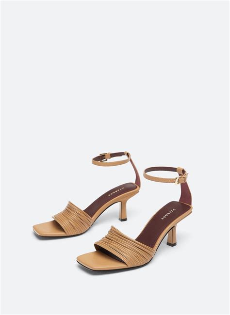 Zapatos sandalias uterque Continuara.org