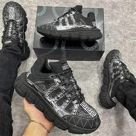 Zapatos versace nuevos Continuara.org